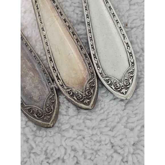 Vintage Community Plate Silver Fork Set of 3 Intricate READ - Picture 9 of 10